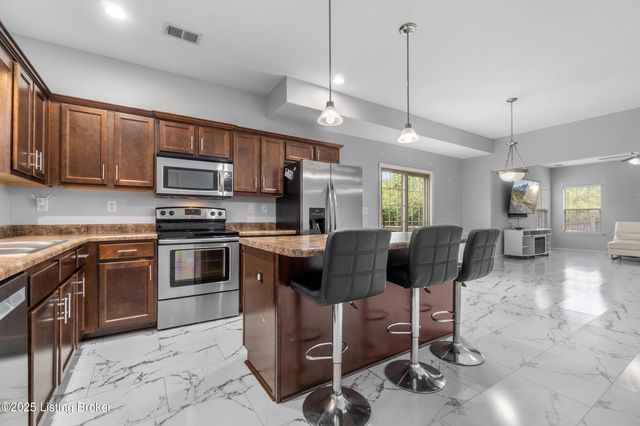 168 Reserves Blvd, Shepherdsville, KY 40165