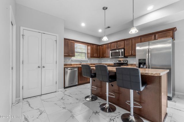 168 Reserves Blvd, Shepherdsville, KY 40165