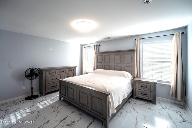 168 Reserves Blvd, Shepherdsville, KY 40165