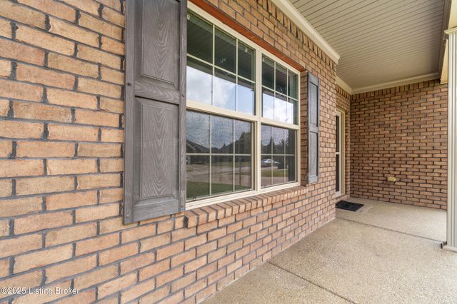 168 Reserves Blvd, Shepherdsville, KY 40165