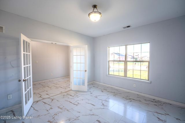 168 Reserves Blvd, Shepherdsville, KY 40165