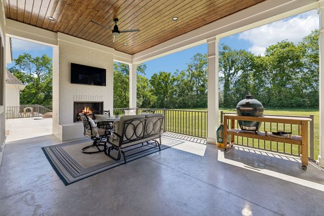 197E Bugg Hollow Rd, Gallatin, TN 37066