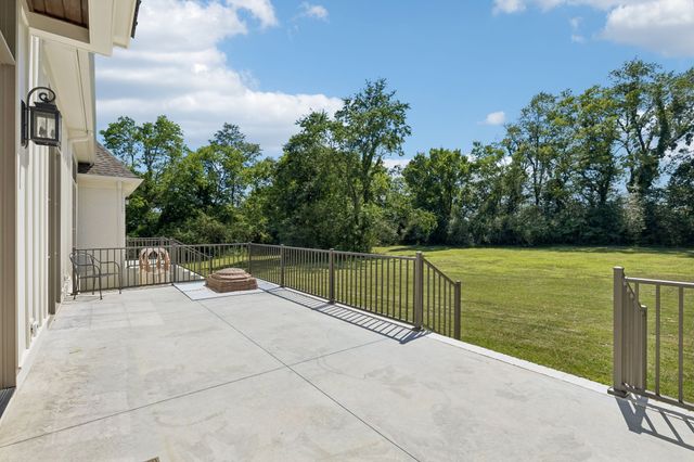 197E Bugg Hollow Rd, Gallatin, TN 37066