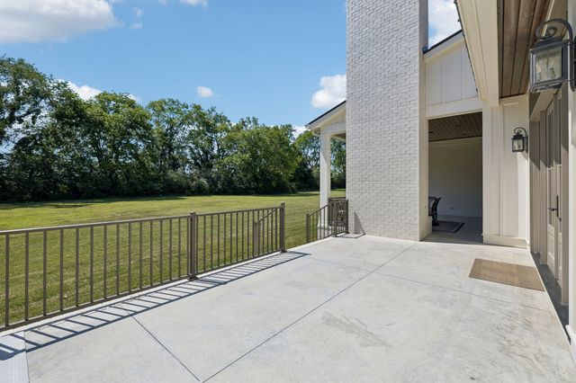 197E Bugg Hollow Rd, Gallatin, TN 37066