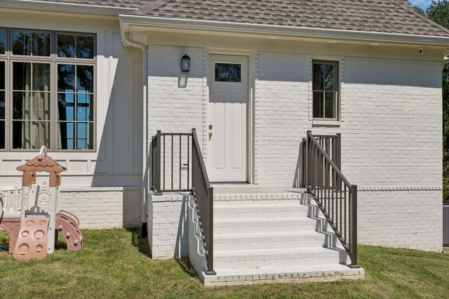 197E Bugg Hollow Rd, Gallatin, TN 37066