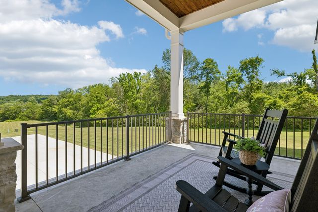 197E Bugg Hollow Rd, Gallatin, TN 37066