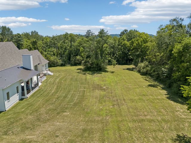 197E Bugg Hollow Rd, Gallatin, TN 37066