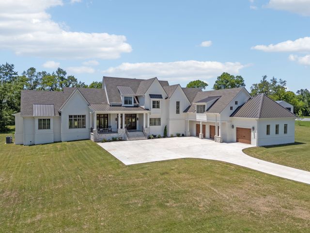 197E Bugg Hollow Rd, Gallatin, TN 37066