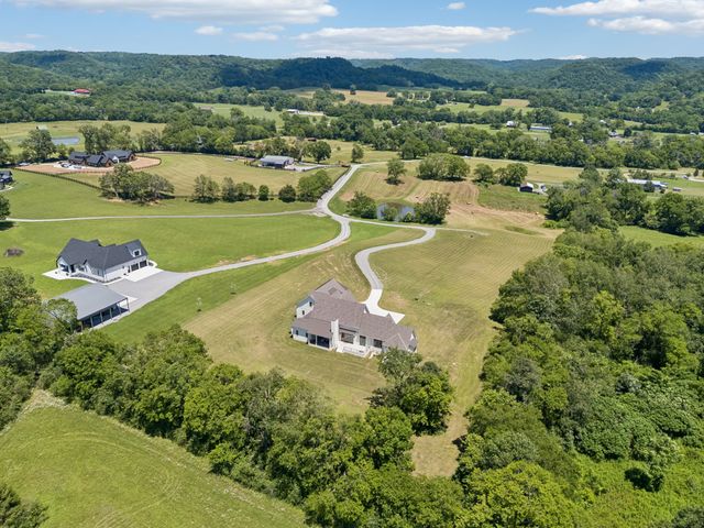 197E Bugg Hollow Rd, Gallatin, TN 37066