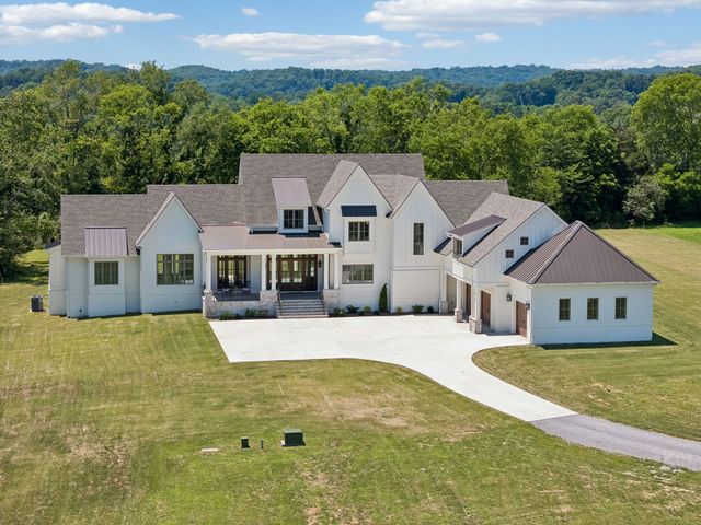 197E Bugg Hollow Rd, Gallatin, TN 37066