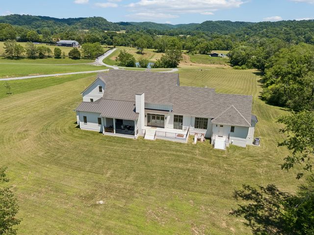 197E Bugg Hollow Rd, Gallatin, TN 37066