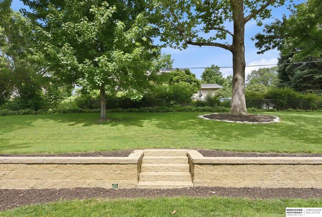 604 Meadow Road, Omaha, NE 68154