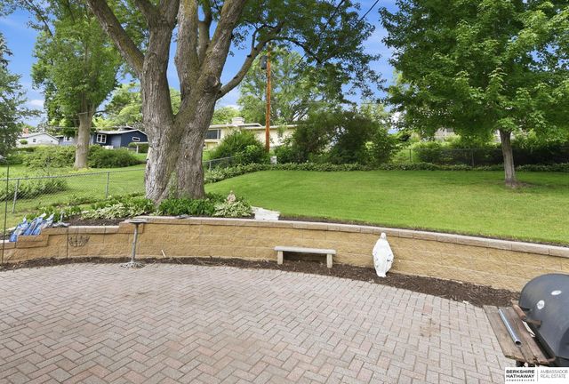 604 Meadow Road, Omaha, NE 68154