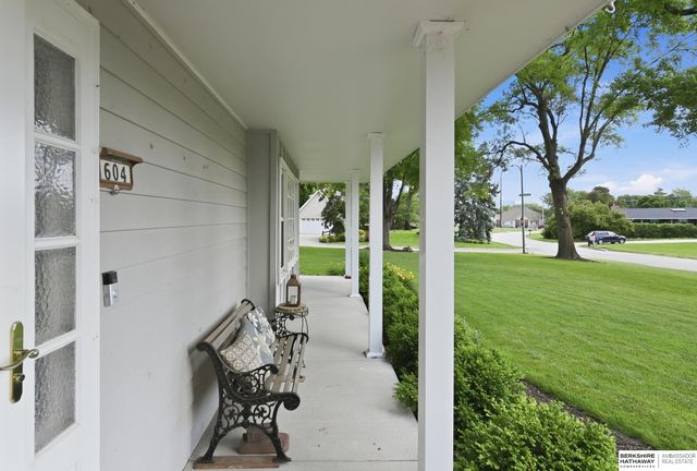 604 Meadow Road, Omaha, NE 68154