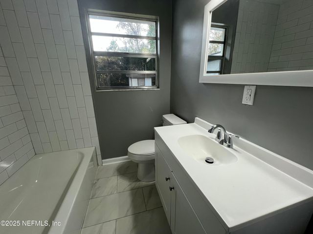 3609 CESERY Boulevard, Jacksonville, FL 32277