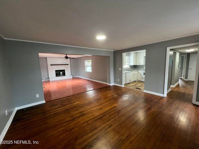 3609 CESERY Boulevard, Jacksonville, FL 32277