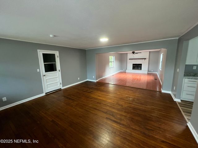 3609 CESERY Boulevard, Jacksonville, FL 32277