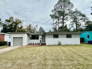 3609 CESERY Boulevard, Jacksonville, FL 32277