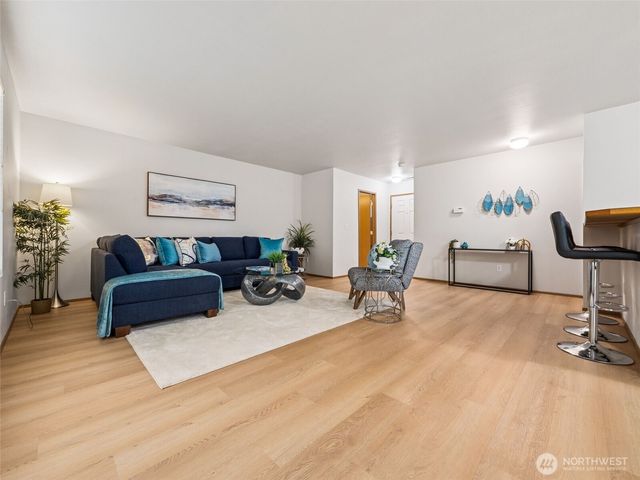 23712 SE 243rd Place, Maple Valley, WA 98038