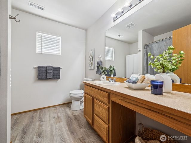 23712 SE 243rd Place, Maple Valley, WA 98038