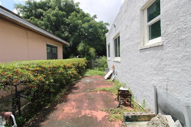 7010 NW 6th Avenue, Miami, FL 33150