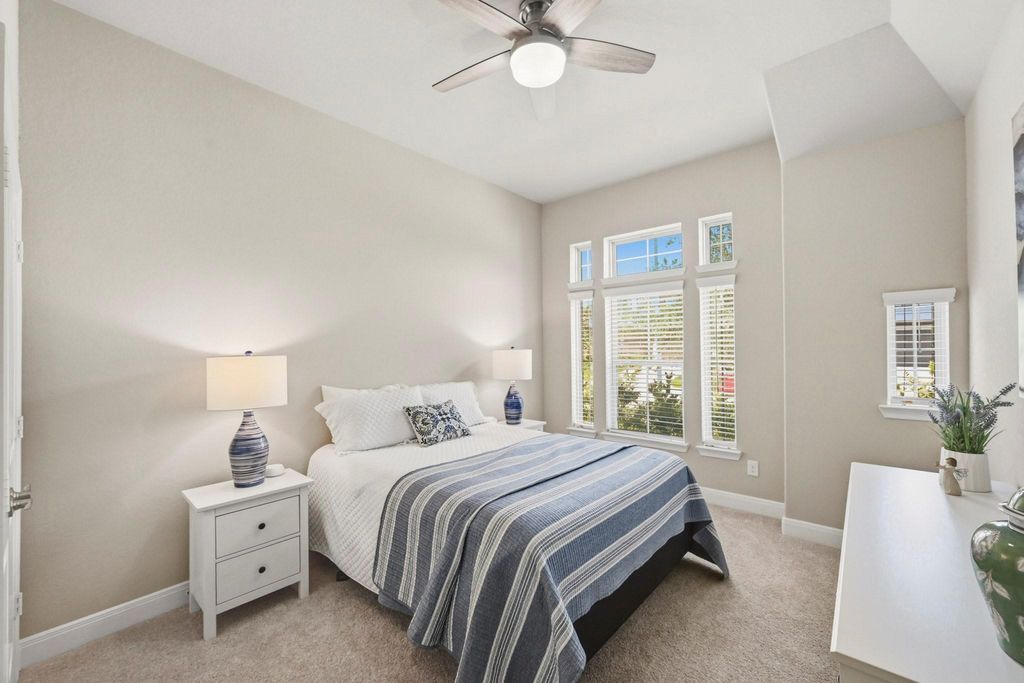 Image 17 of property listing at 8726 Timber Knoll Drive, Missouri City, TX 77459