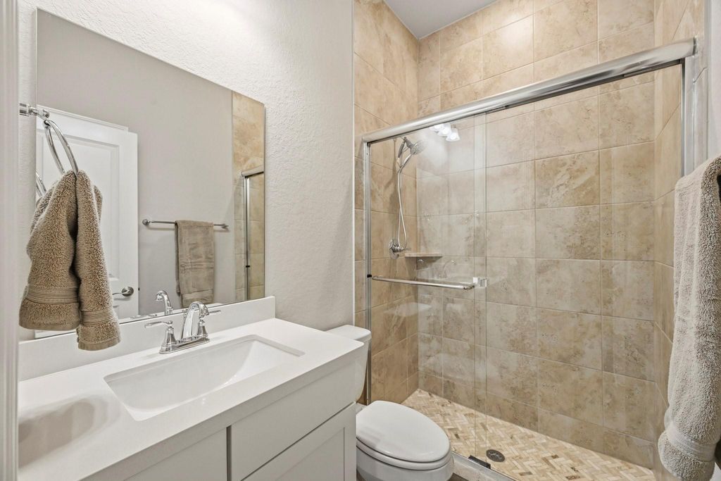 Image 19 of property listing at 8726 Timber Knoll Drive, Missouri City, TX 77459