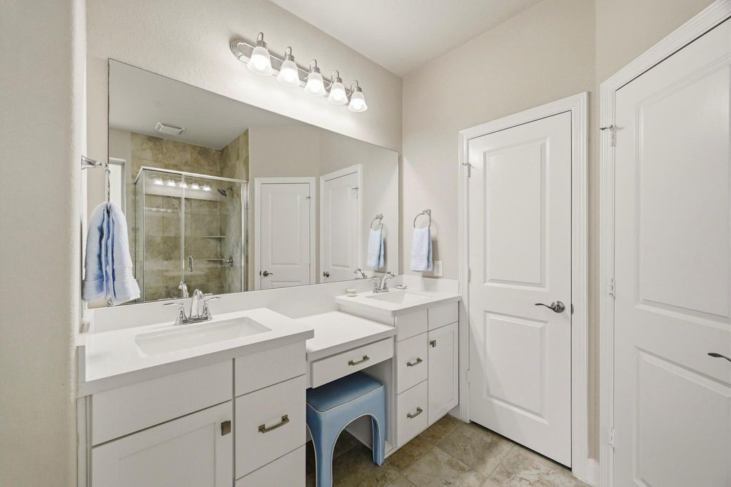 Image 26 of property listing at 8726 Timber Knoll Drive, Missouri City, TX 77459
