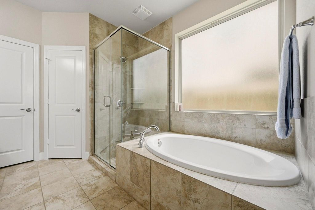 Image 27 of property listing at 8726 Timber Knoll Drive, Missouri City, TX 77459