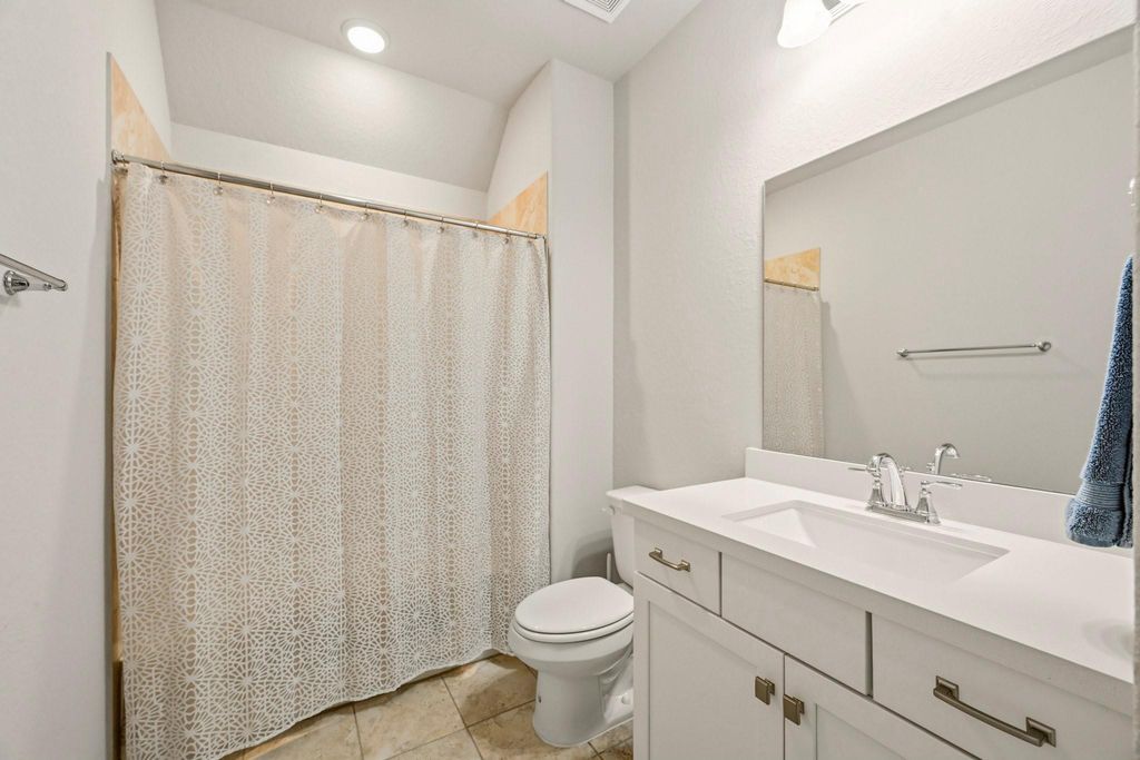 Image 38 of property listing at 8726 Timber Knoll Drive, Missouri City, TX 77459