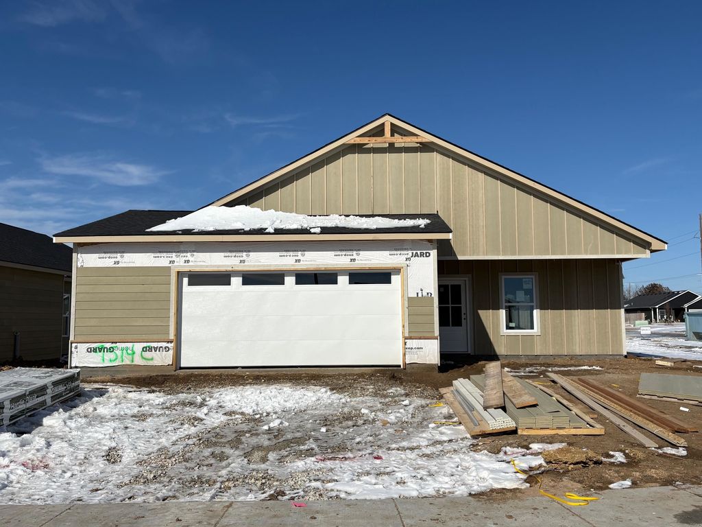 9514 E Hurst St, Wichita, KS 67210