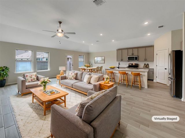 137 Periwinkle LN, Bastrop, TX 78602