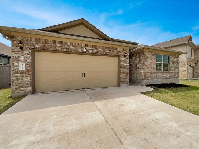 137 Periwinkle LN, Bastrop, TX 78602