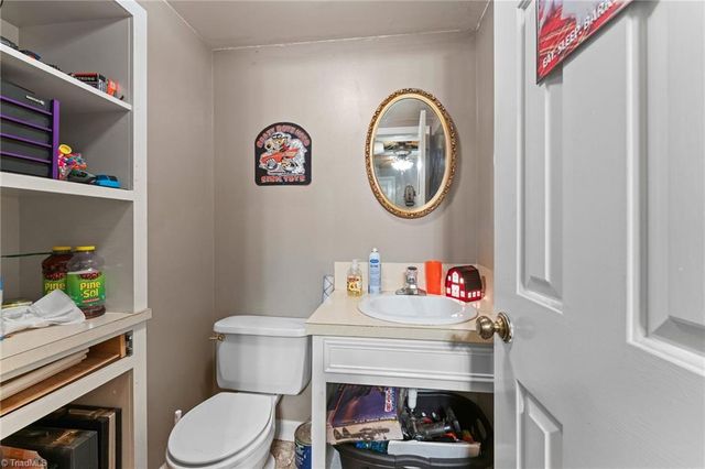 5754 Stanleyville Drive, Winston-salem, NC 27105