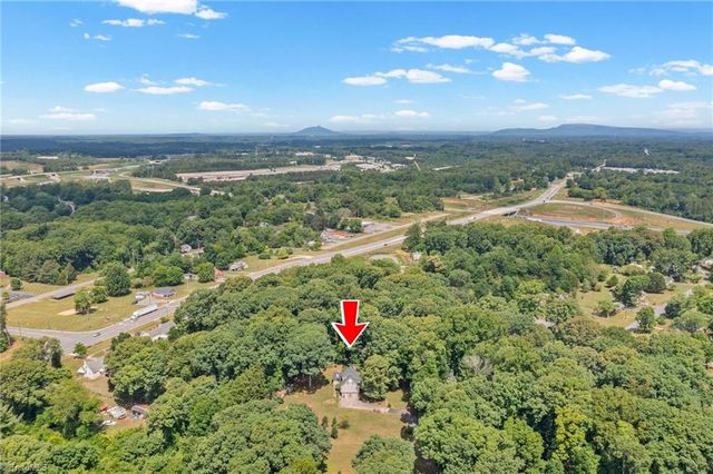5754 Stanleyville Drive, Winston-salem, NC 27105