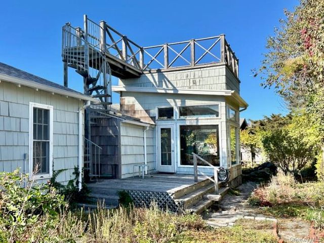 146 Doctors Walk, Cherry Grove, NY 11782