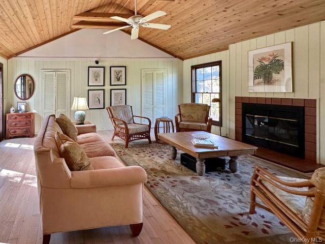 146 Doctors Walk, Cherry Grove, NY 11782