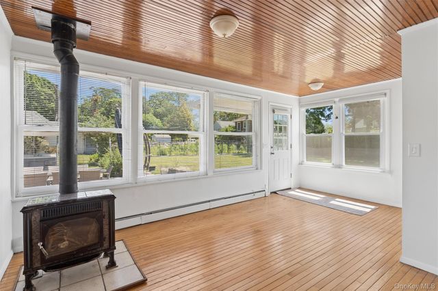 9 7th Street, Jamesport, NY 11947