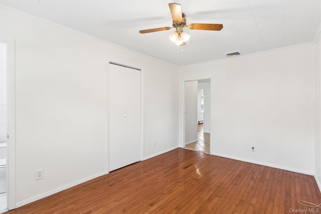 9 7th Street, Jamesport, NY 11947