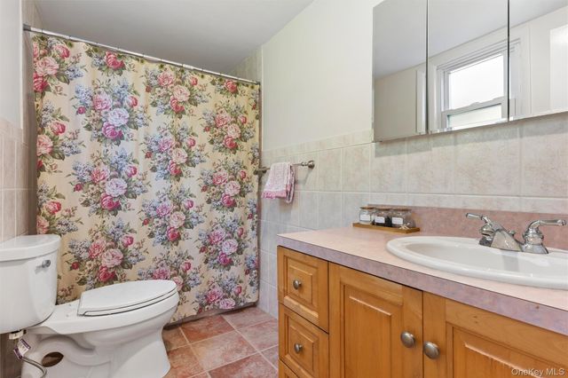 9 7th Street, Jamesport, NY 11947