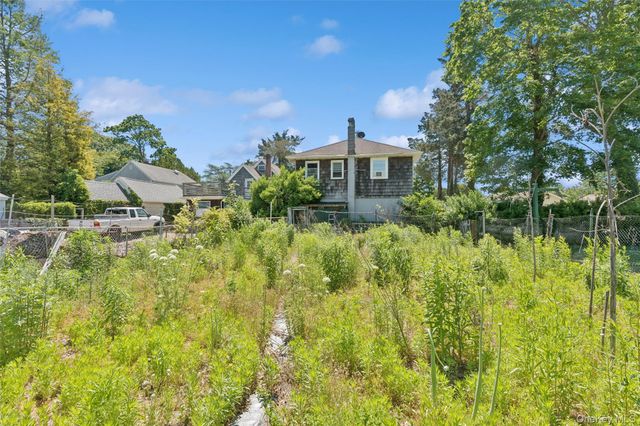 9 7th Street, Jamesport, NY 11947