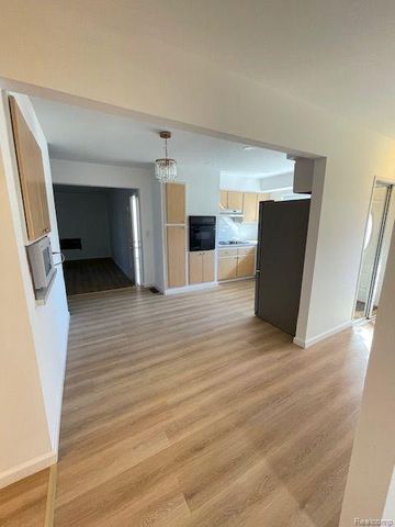 17423 Moors, Fraser, MI 48026