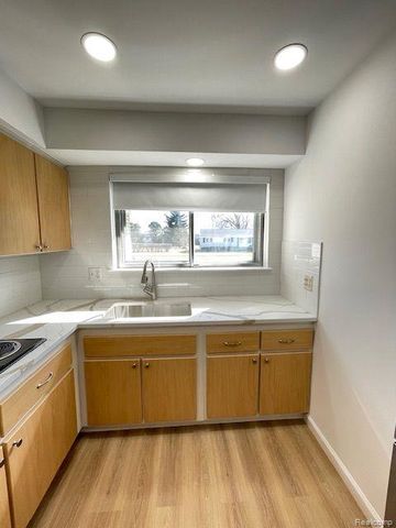 17423 Moors, Fraser, MI 48026