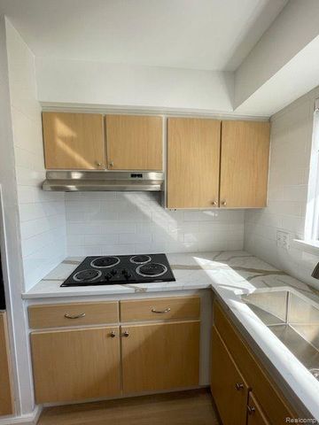 17423 Moors, Fraser, MI 48026
