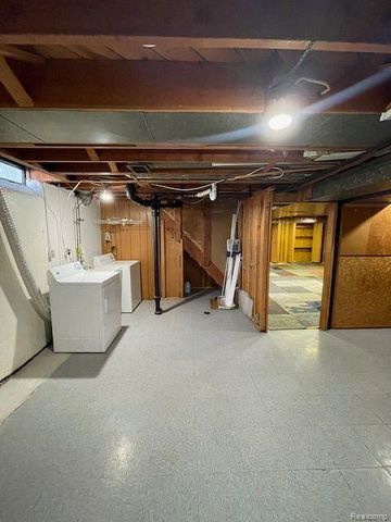 17423 Moors, Fraser, MI 48026