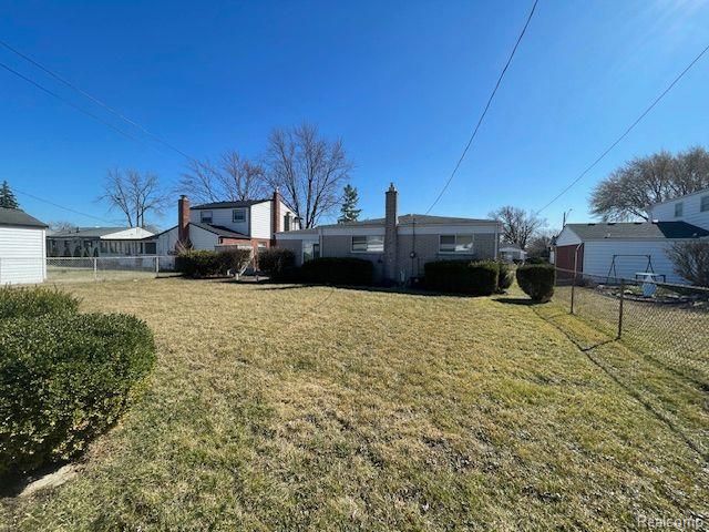 17423 Moors, Fraser, MI 48026