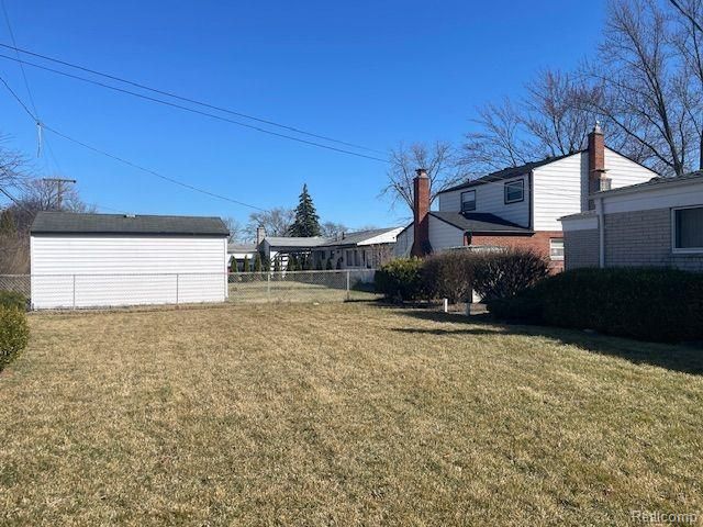 17423 Moors, Fraser, MI 48026