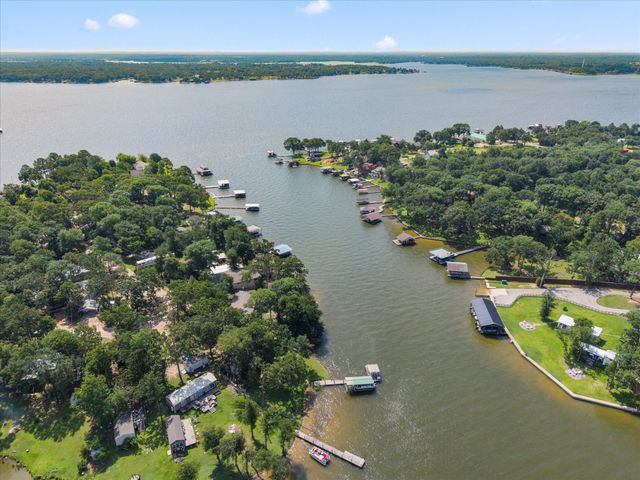 2150 Hickory Street, Mabank, TX 75156