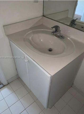 22621 SW 88th Pl 302-8, Cutler Bay, FL 33190