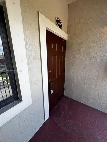 22621 SW 88th Pl 302-8, Cutler Bay, FL 33190